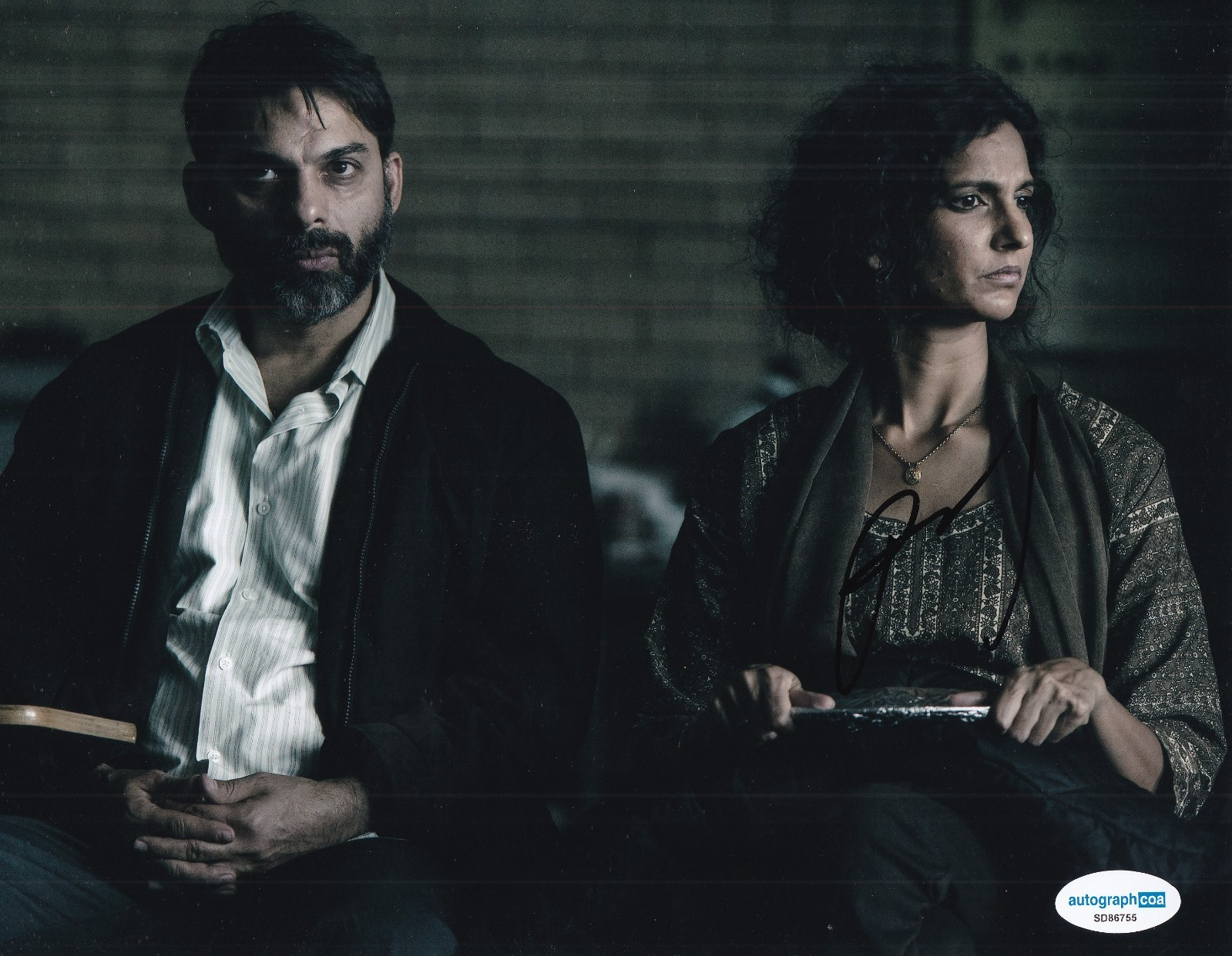 POORNA JAGANNATHAN signed (THE BLACKLIST) TV Show 8X10 photo ACOA SD86755