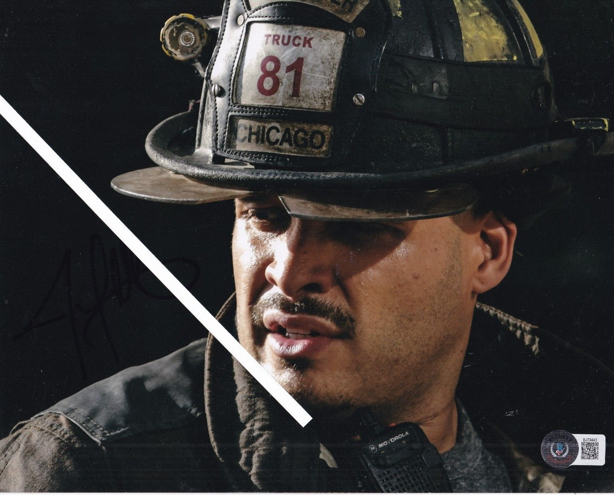JOE MINOSO signed (CHICAGO FIRE) Joe Cruz 8X10 photo BECKETT BAS BJ79443