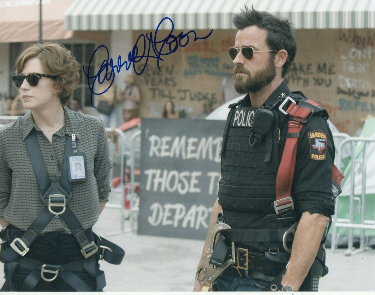 CARRIE COON signed (THE LEFTOVERS) TV Show 8X10 photo *Nora Durst* photo W/COA