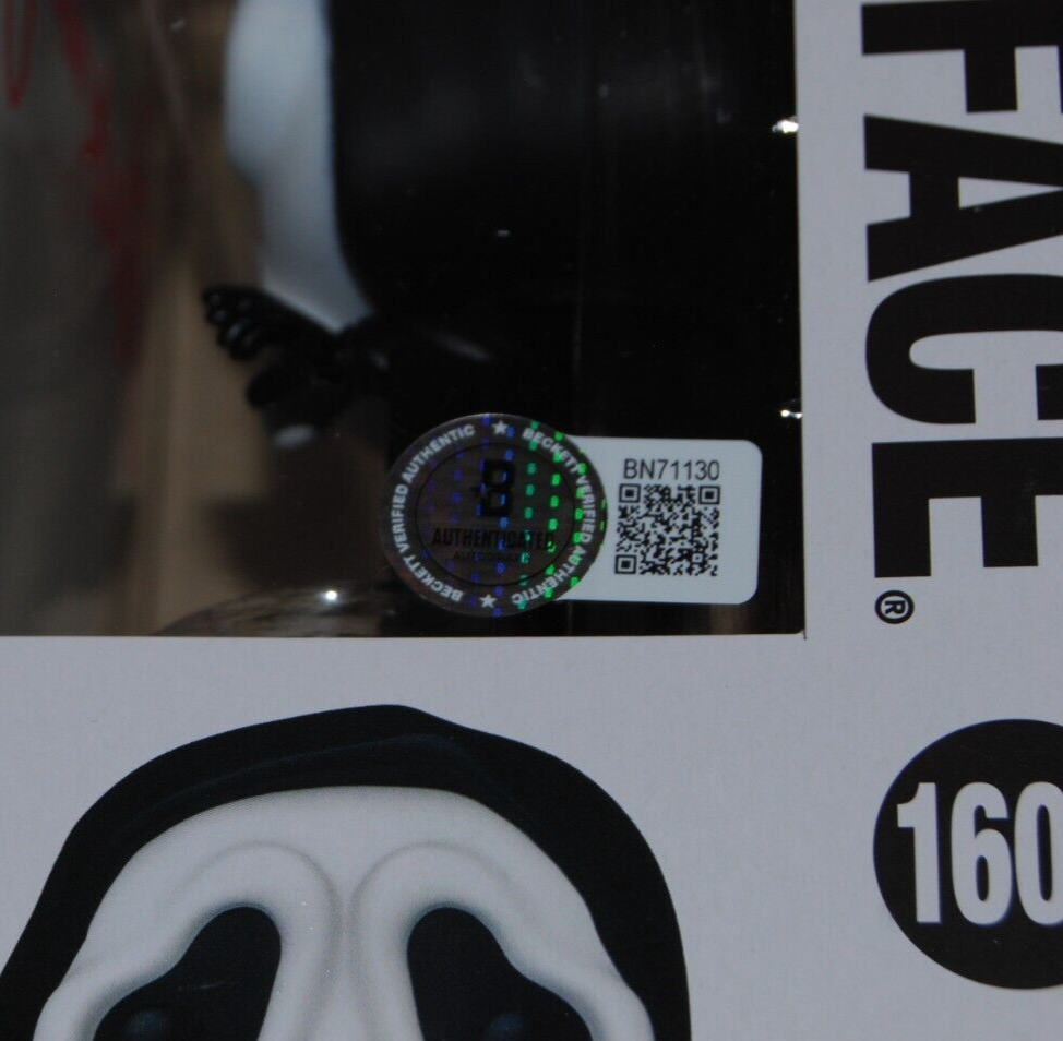 LAURIE METCALF signed (SCREAM) Ghost face 1607 Funko Pop #1176 BECKETT BN71130