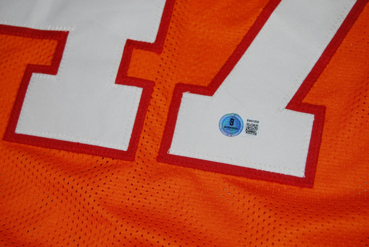 JOHN LYNCH signed (TAMPA BAY BUCCANEERS) football jersey BECKETT BAS BW61050