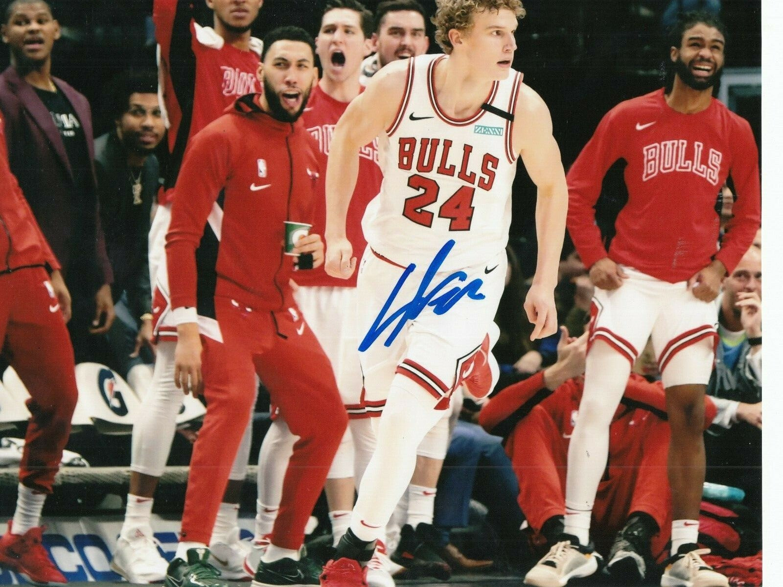 LAURI MARKKANEN signed (CHICAGO BULLS) auto BASKETBALL 8X10 photo W/COA #5