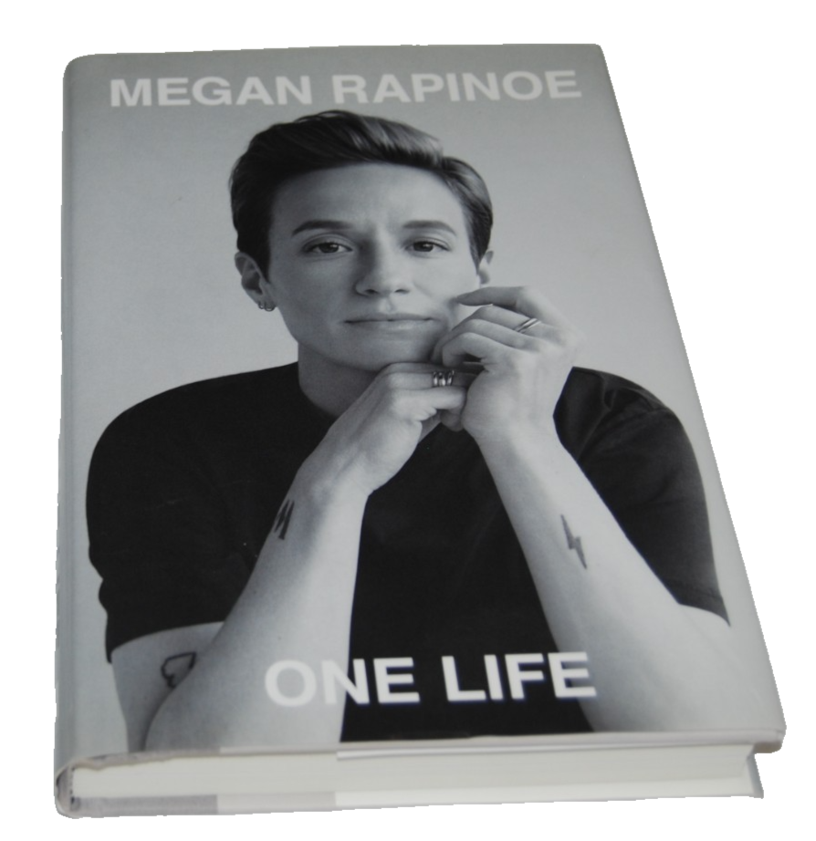 MEGAN RAPINOE signed (TEAM USA WOMENS SOCCER) hardcover book BECKETT BY085971