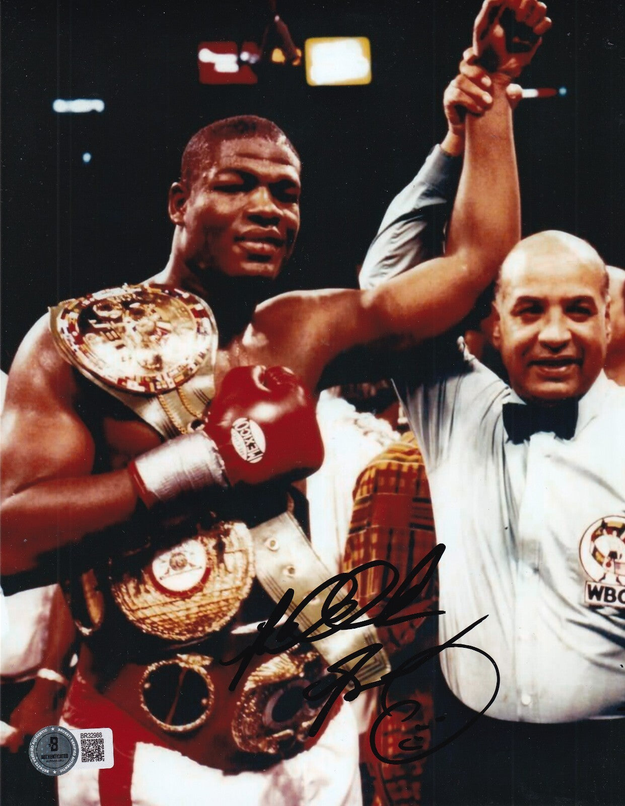 RIDDICK BOWE signed (BOXING) HEAVYWEIGHT CHAMPION 8X10 photo BECKETT BAS BR32988