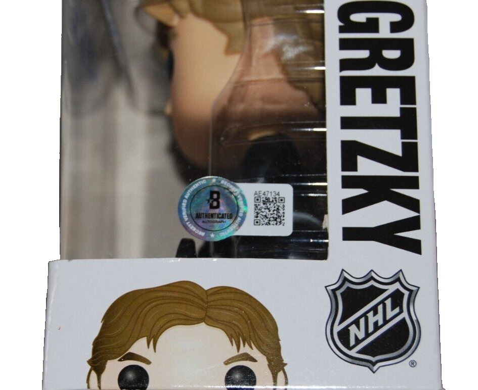 WAYNE GRETZKY signed (LOS ANGELES KINGS) Hockey #45 Funko Pop BECKETT AE47134