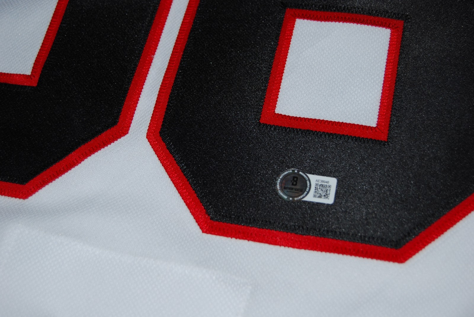 CONNOR BEDARD signed (CHICAGO BLACKHAWKS) Premium hockey jersey BECKETT AE38946