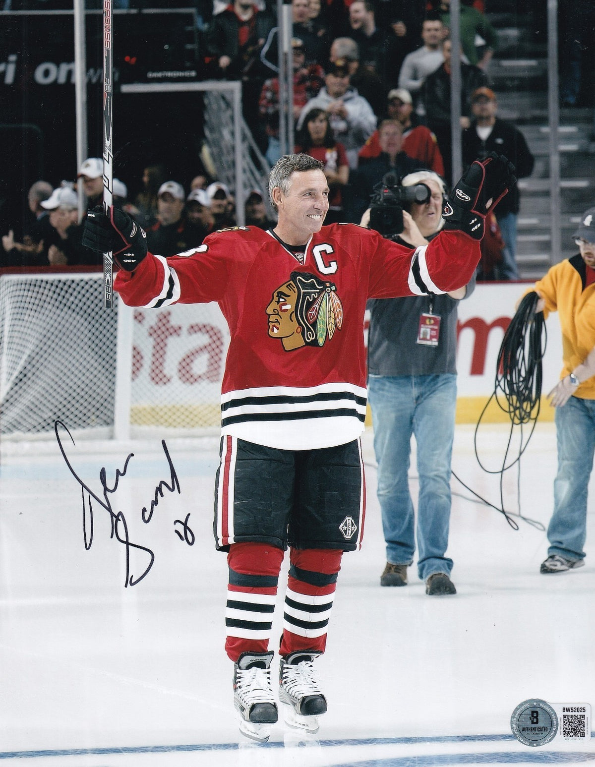 DENIS SAVARD signed (CHICAGO BLACKHAWKS) Hockey 8X10 photo BECKETT BAS BW52025
