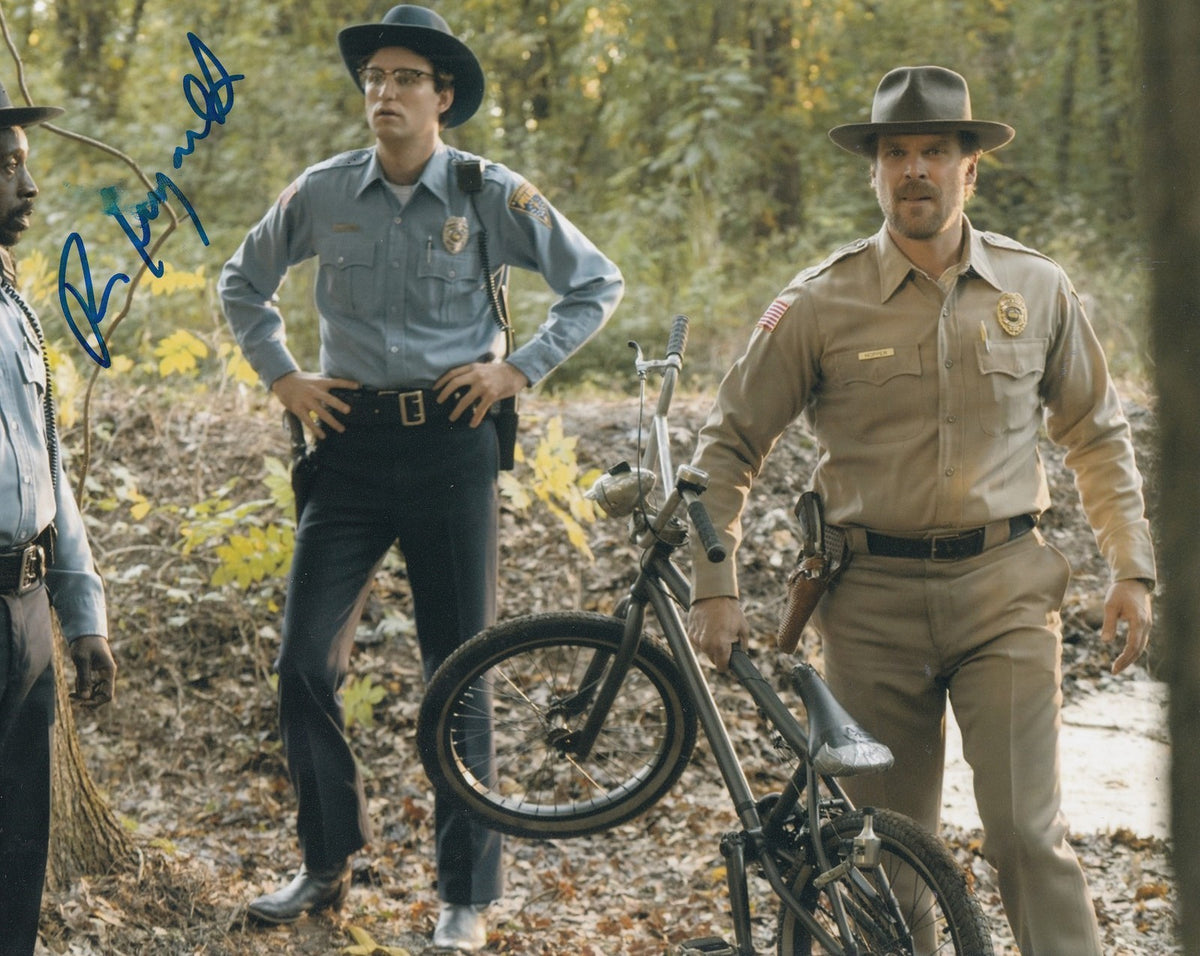 ROB MORGAN signed (STRANGER THINGS) 8X10 *OFFICER POWELL* photo W/COA #1