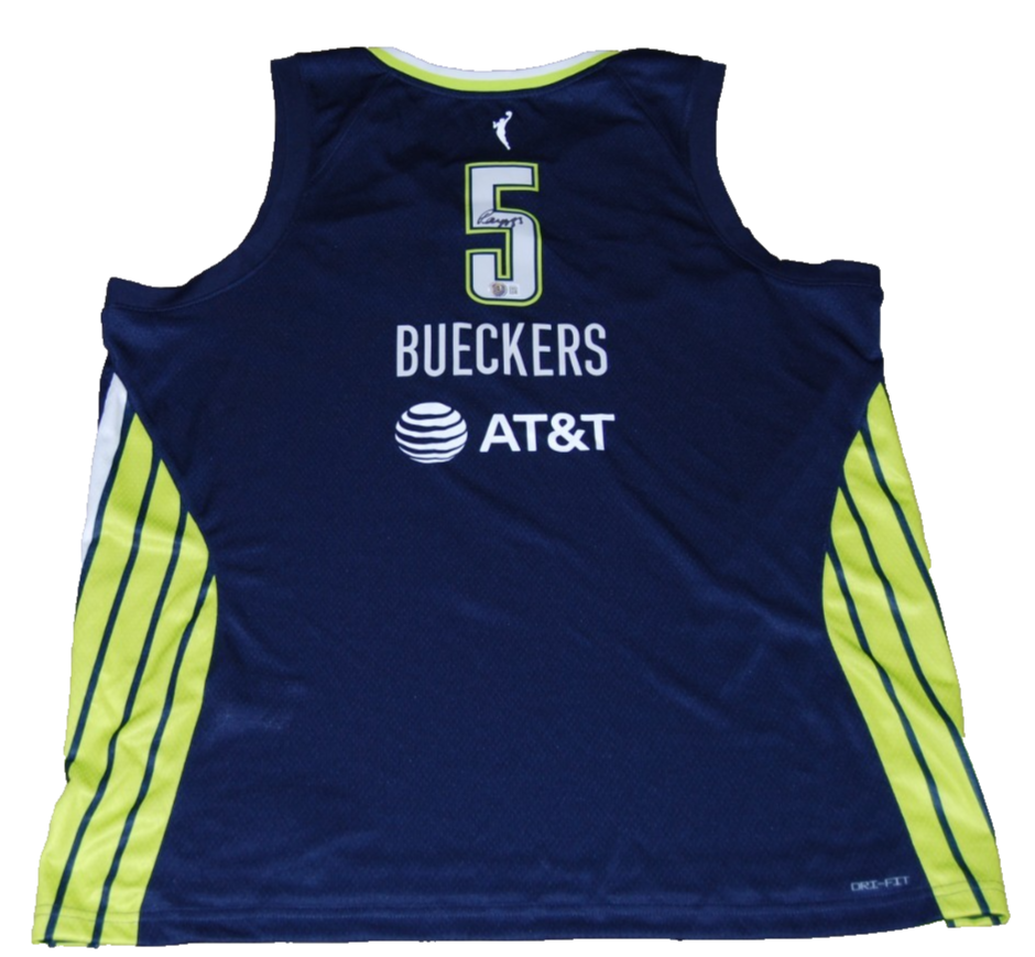 PAIGE BUECKERS signed (DALLAS WINGS) WNBA Nike explorer jersey BECKETT AE61923