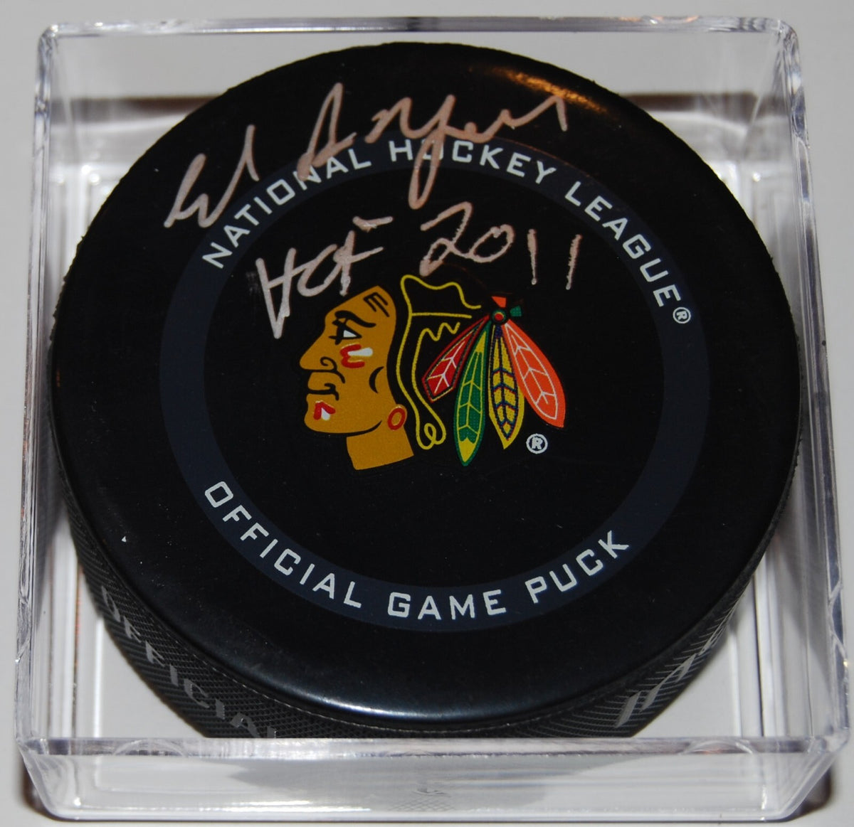 ED BELFOUR signed (CHICAGO BLACKHAWKS) Official game hockey puck BECKETT BG03057