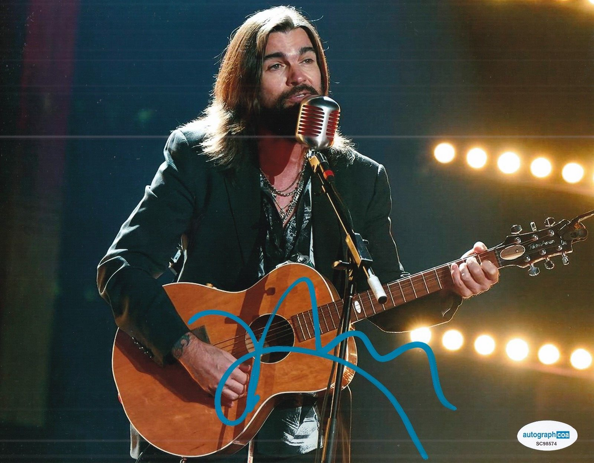JUANES signed (PETALO DE SAL) COLUMBIAN music Singer 8X10 photo ACOA SC98574