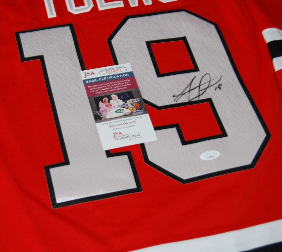 JONATHAN TOEWS signed (CHICAGO BLACKHAWKS) Red L hockey jersey JSA AX28919
