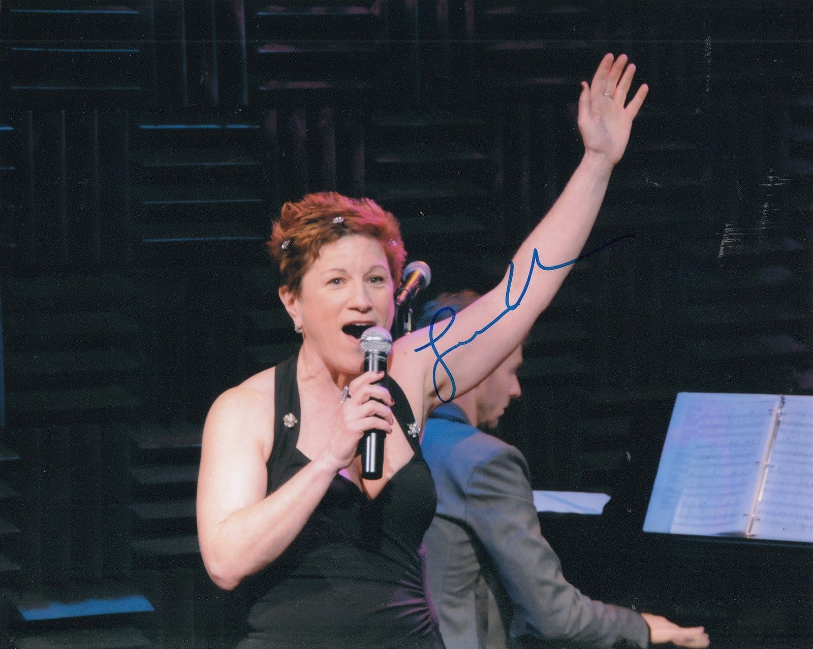 LISA KRON signed (TONY AWARD WINNER) 8X10 photo *ACTRESS* FILMMAKER W/COA #3