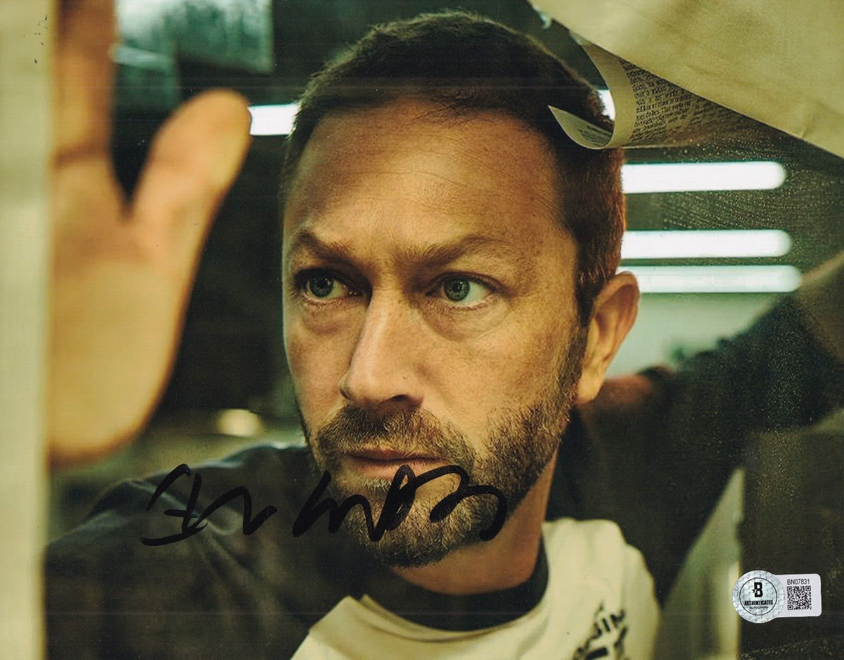 EBON MOSS-BACHRACH signed (THE BEAR) Richard 8X10 photo BECKETT BAS BN07831