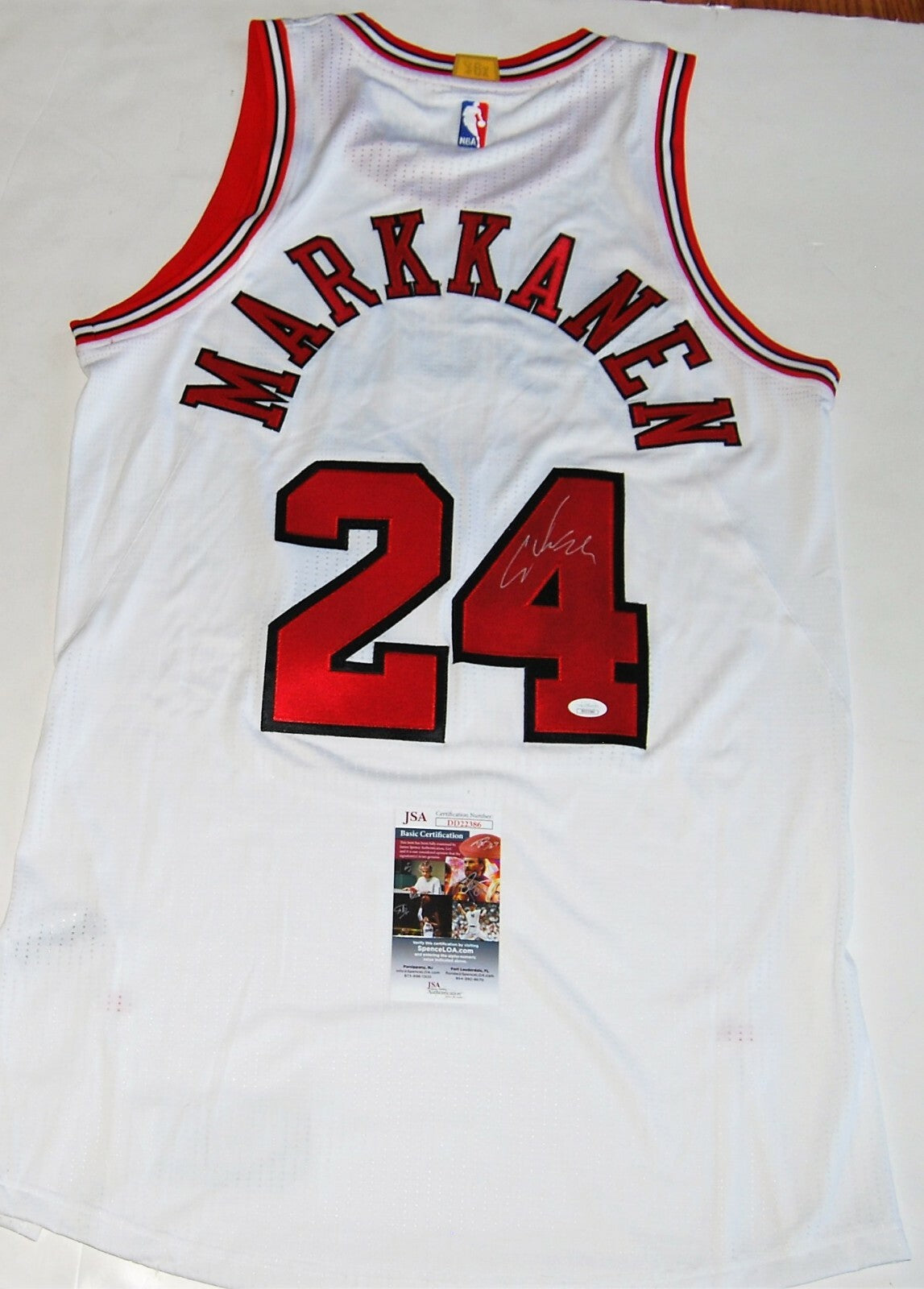 LAURI MARKKANEN signed (CHICAGO BULLS) WHITE AUTHENTIC PRO STYLE jersey JSA