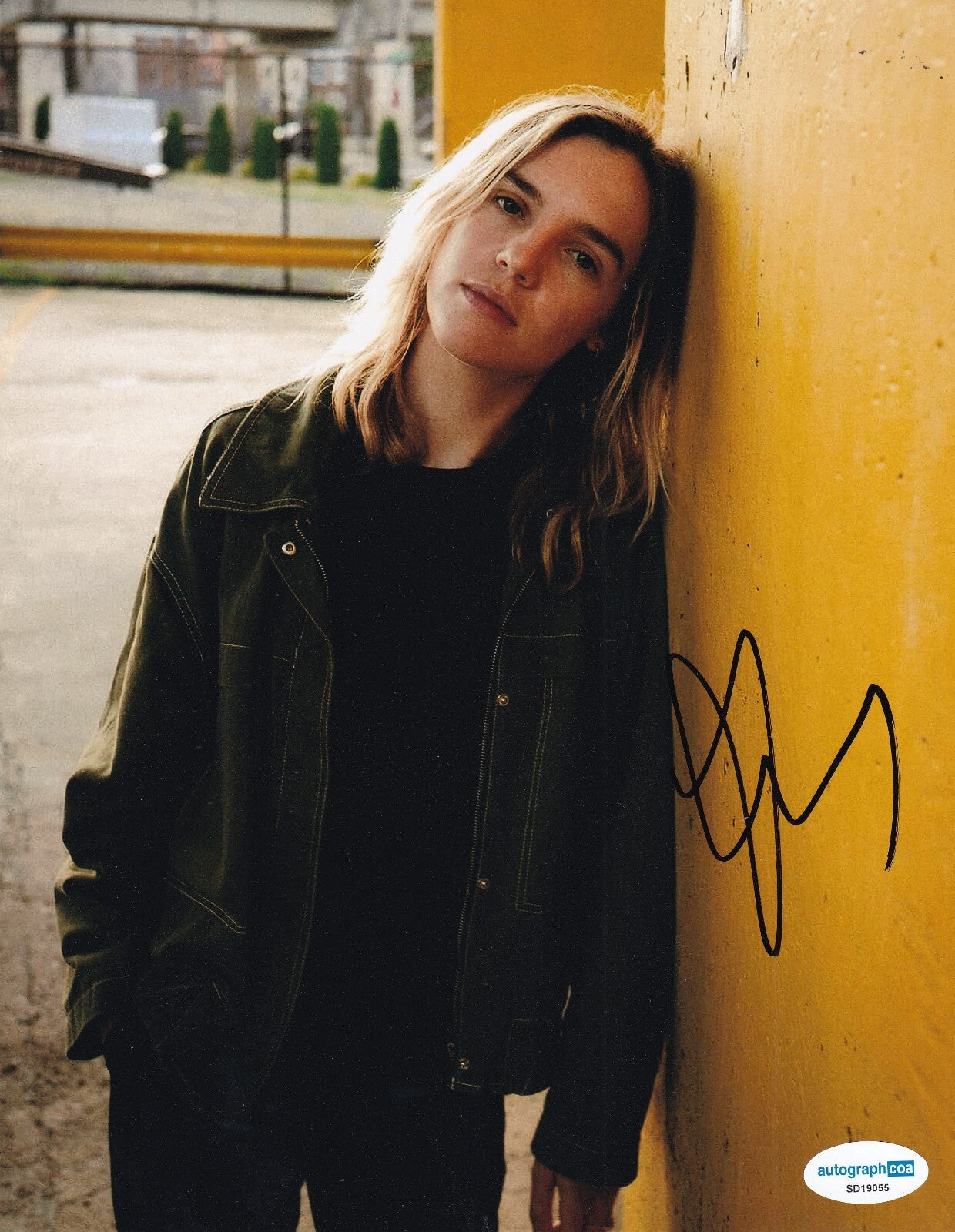 THE JAPANESE HOUSE signed (BACKSEAT) Amber Bain 8x10 photo ACOA SD19055