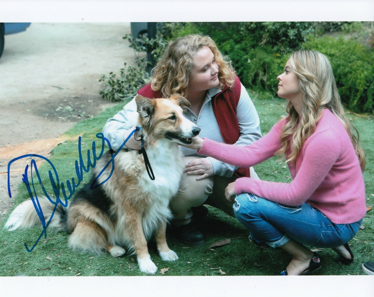 DANIELLE MACDONALD signed (PRETTY LITTLE LIARS) 8X10 photo *Cathy* W/COA