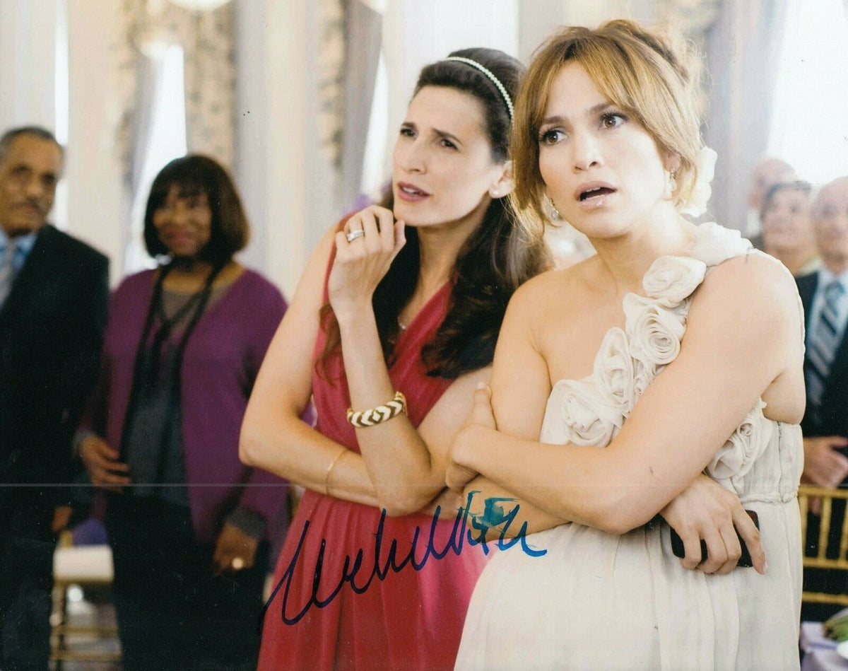 MICHAELA WATKINS signed (THE BACK UP PLAN) Movie 8X10 *Mona* photo W/COA Smeared