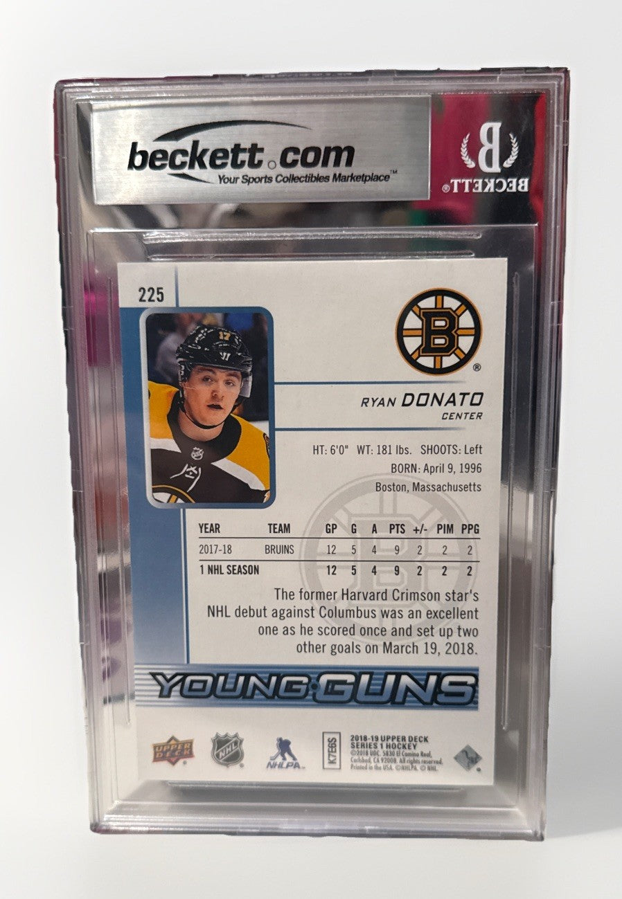 Ryan Donato signed 2018-19 Boston Bruins Upper Deck Jumbo Young Gun Card Beckett
