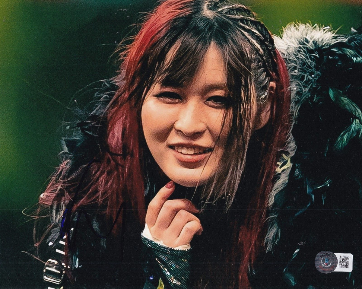 IYO SKY signed (WWE DIVA) JAPAN WRESTLING RAW 8X10 photo BECKETT BAS BJ79372