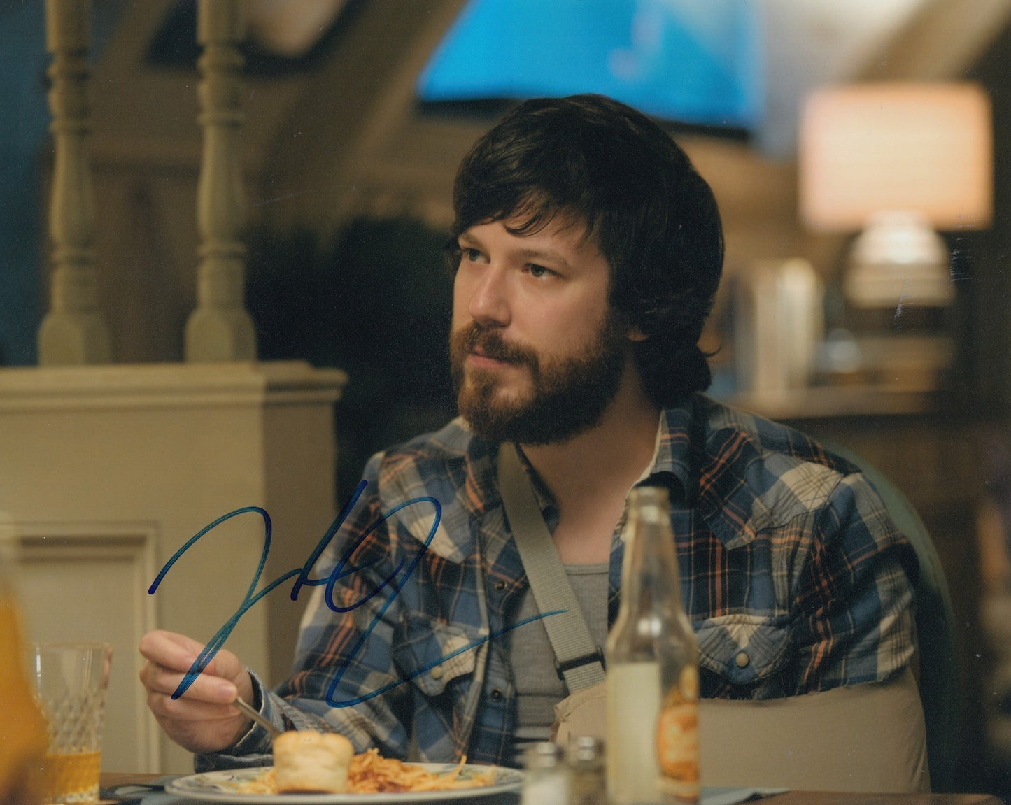 JOHN GALLAGHER JR signed (10 CLOVERFIELD LANE) Movie 8X10 photo *EMMETT W/COA #3