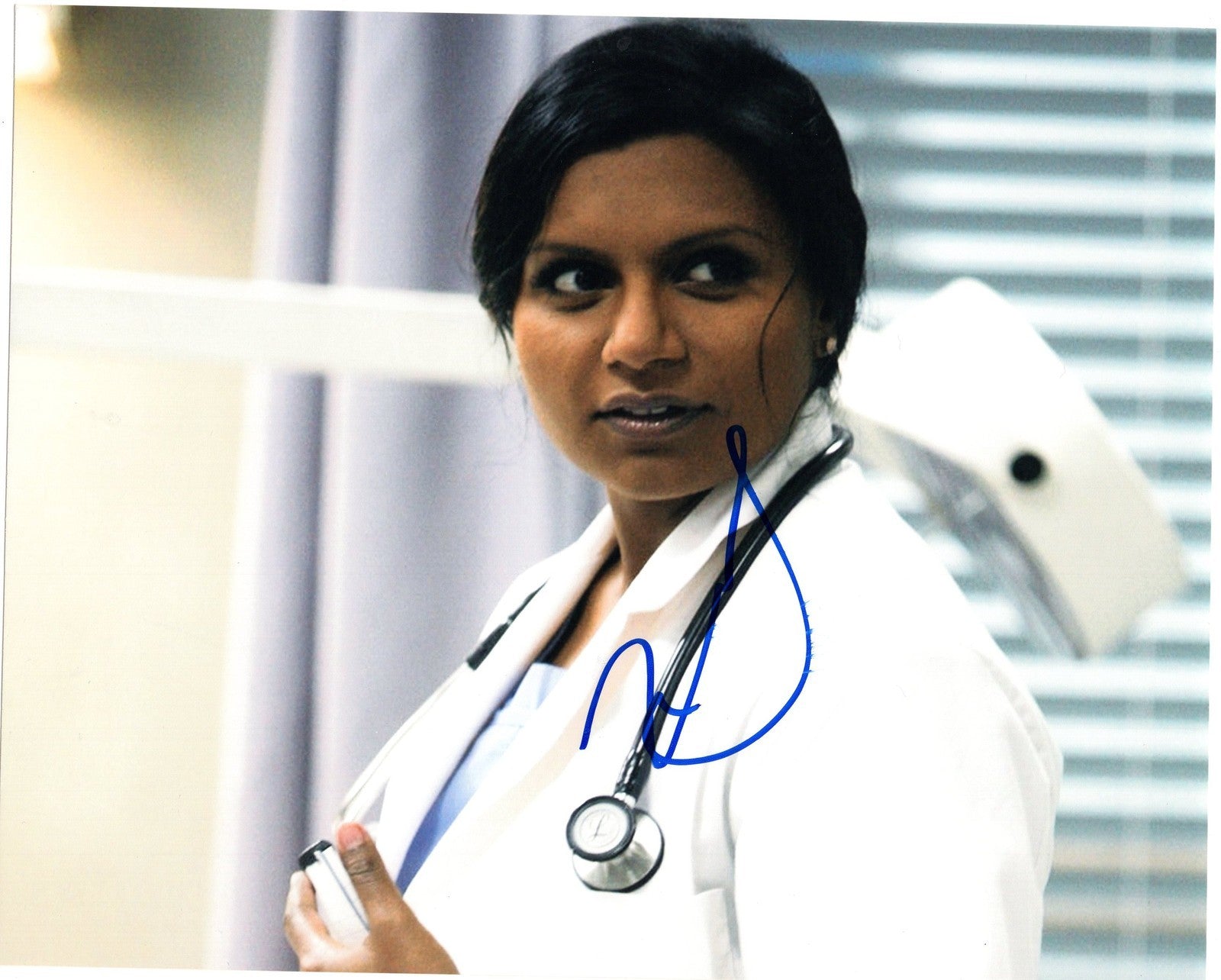 Mindy Kaling The Mindy Project Dr. Lahiri Signed 8x10 Photo w/COA #2