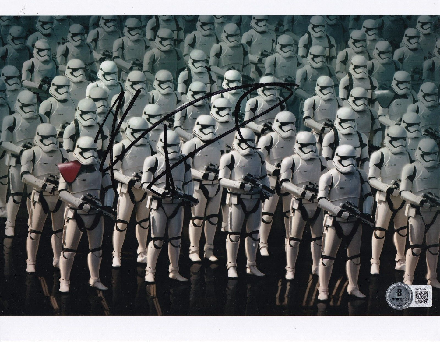 KEVIN SMITH signed (STAR WARS) Stormtrooper 8X10 photo BECKETT BAS BM85126