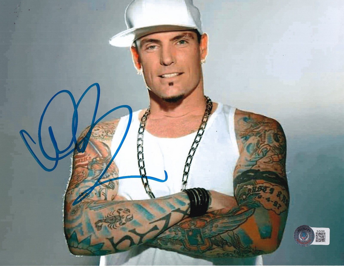 VANILLA ICE signed (COOL as ICE) Robert Van Winkle 8X10 BECKETT BAS BJ54568