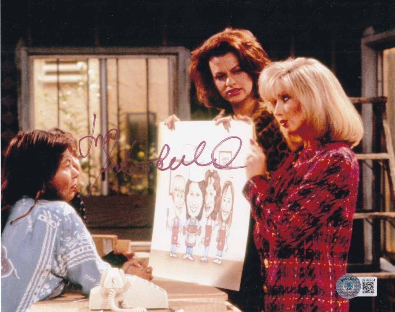 SANDRA BERNHARD signed (ROSEANNE) Nancy Bartlett 8X10 photo BECKETT BAS BF09284