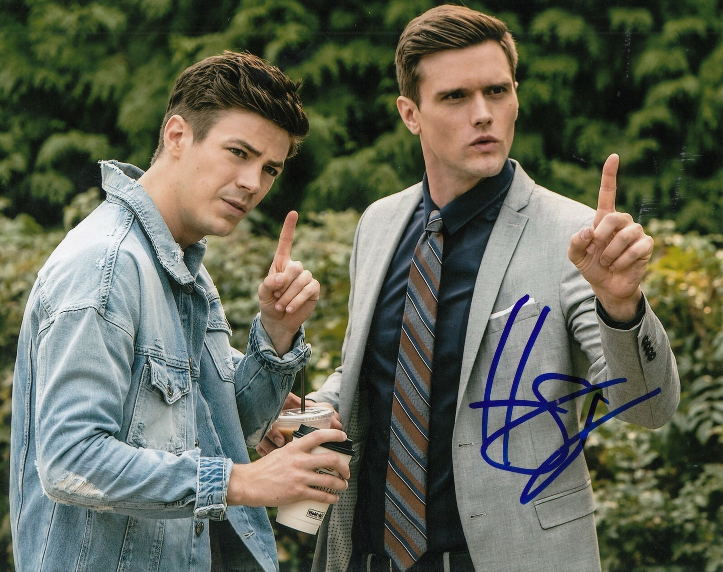 HARTLEY SAWYER signed (THE FLASH) 8X10 photo *Elongated Man* W/COA #1