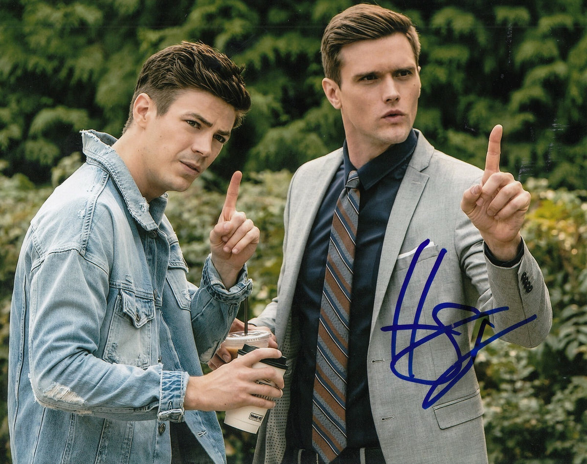 HARTLEY SAWYER signed (THE FLASH) 8X10 photo *Elongated Man* W/COA #1