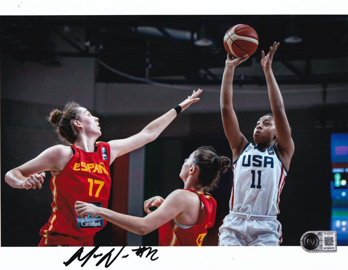MIKAYLAH WILLIAMS signed (LSU TIGERS) basketball 8X10 photo BECKETT BAS BY085527