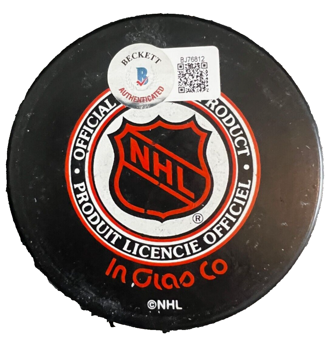 TONY GRANATO signed (NEW YORK RANGERS) hockey puck BECKETT BAS BJ76812