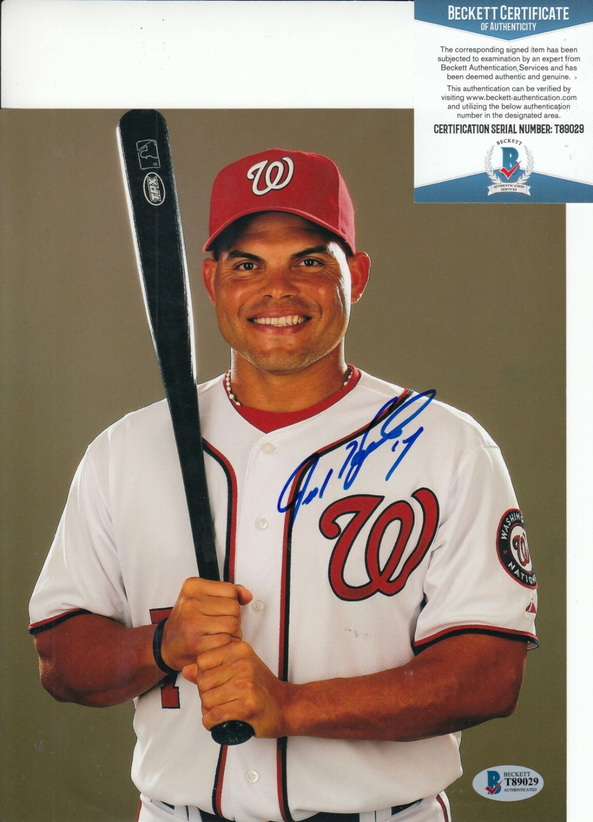 IVAN RODRIGUEZ signed (WASHINGTON NATIONALS) Baseball 8X10 photo BECKETT T89029