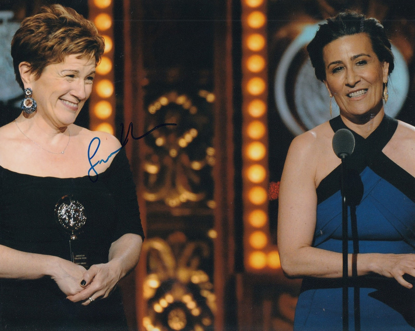 LISA KRON signed (TONY AWARD WINNER) 8X10 photo *ACTRESS* FILMMAKER W/COA #2