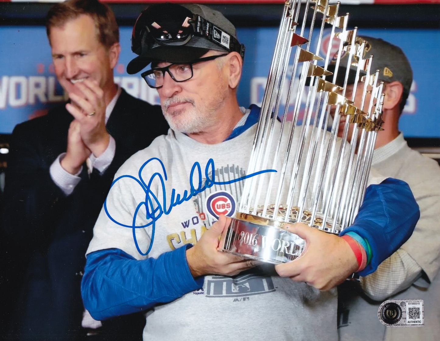 JOE MADDON signed (CHICAGO CUBS) WORLD SERIES baseball 8X10 BECKETT BY085515