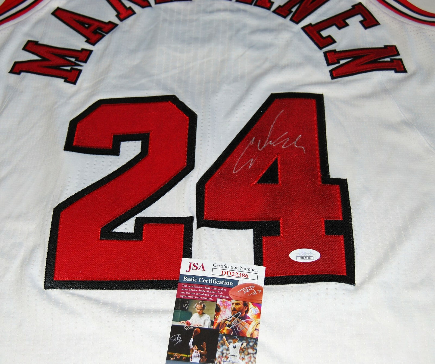LAURI MARKKANEN signed (CHICAGO BULLS) WHITE AUTHENTIC PRO STYLE jersey JSA