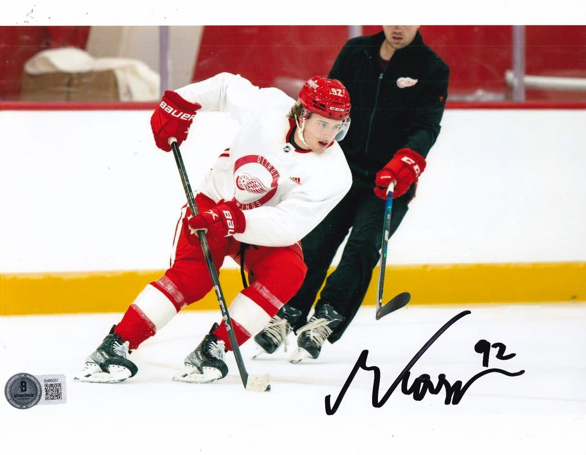 MARKO KASPER signed (DETROIT RED WINGS) Hockey 8X10 photo BECKETT BM85057