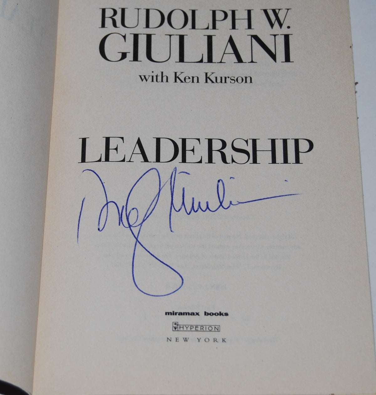 RUDY GIULIANI signed (LEADERSHIP) 1ST EDITION BOOK (NEW YORK MAYOR 9-11) W/COA