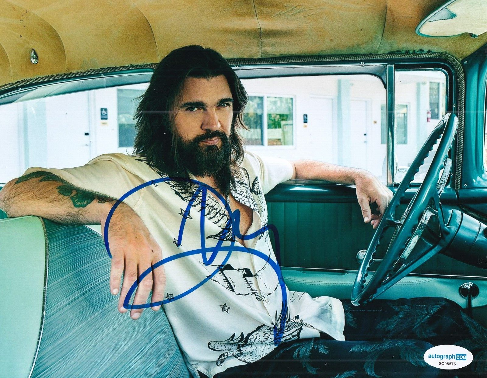 JUANES signed (PETALO DE SAL) COLUMBIAN music Singer 8X10 photo ACOA SC98575