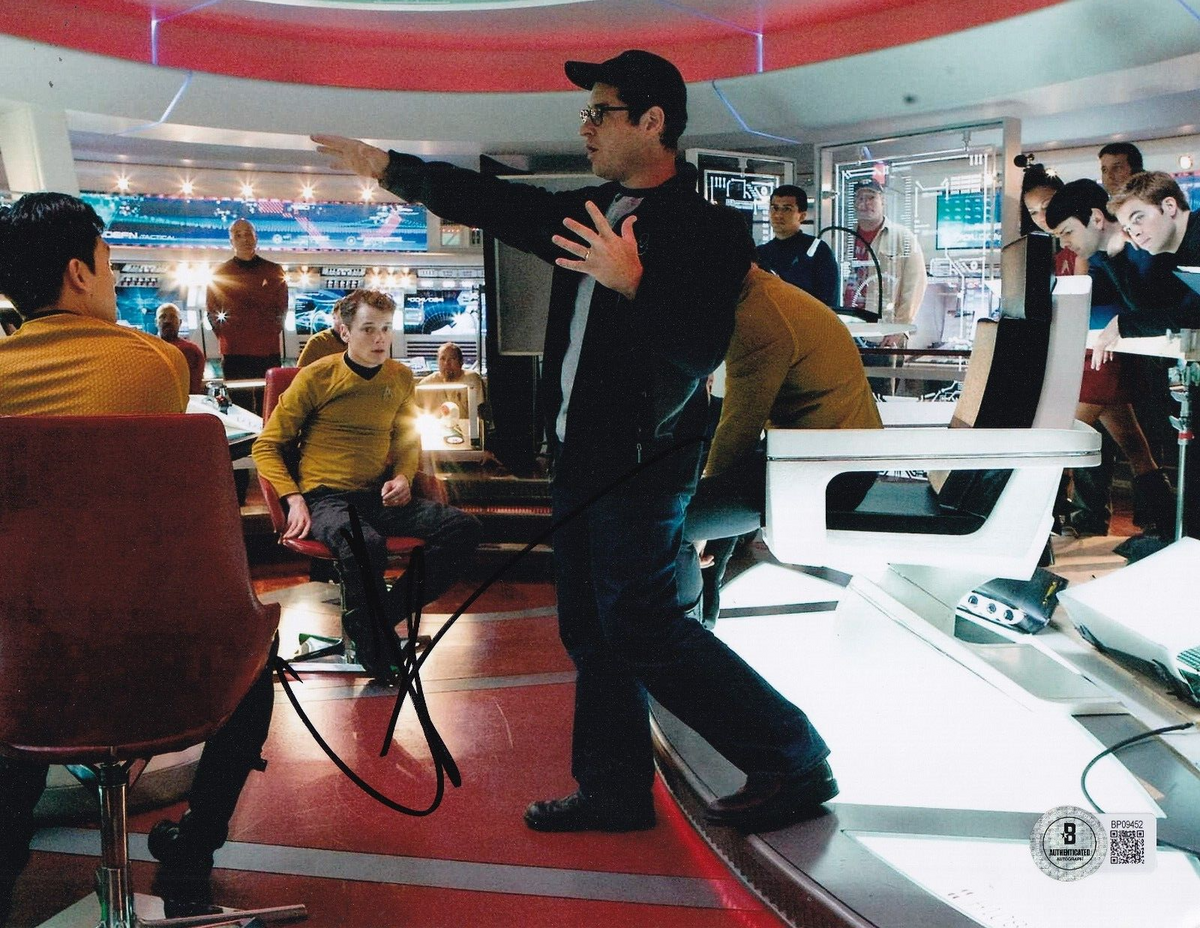 J.J ABRAMS signed (STAR TREK) Movie producer director 8X10 photo BECKETT BP09452