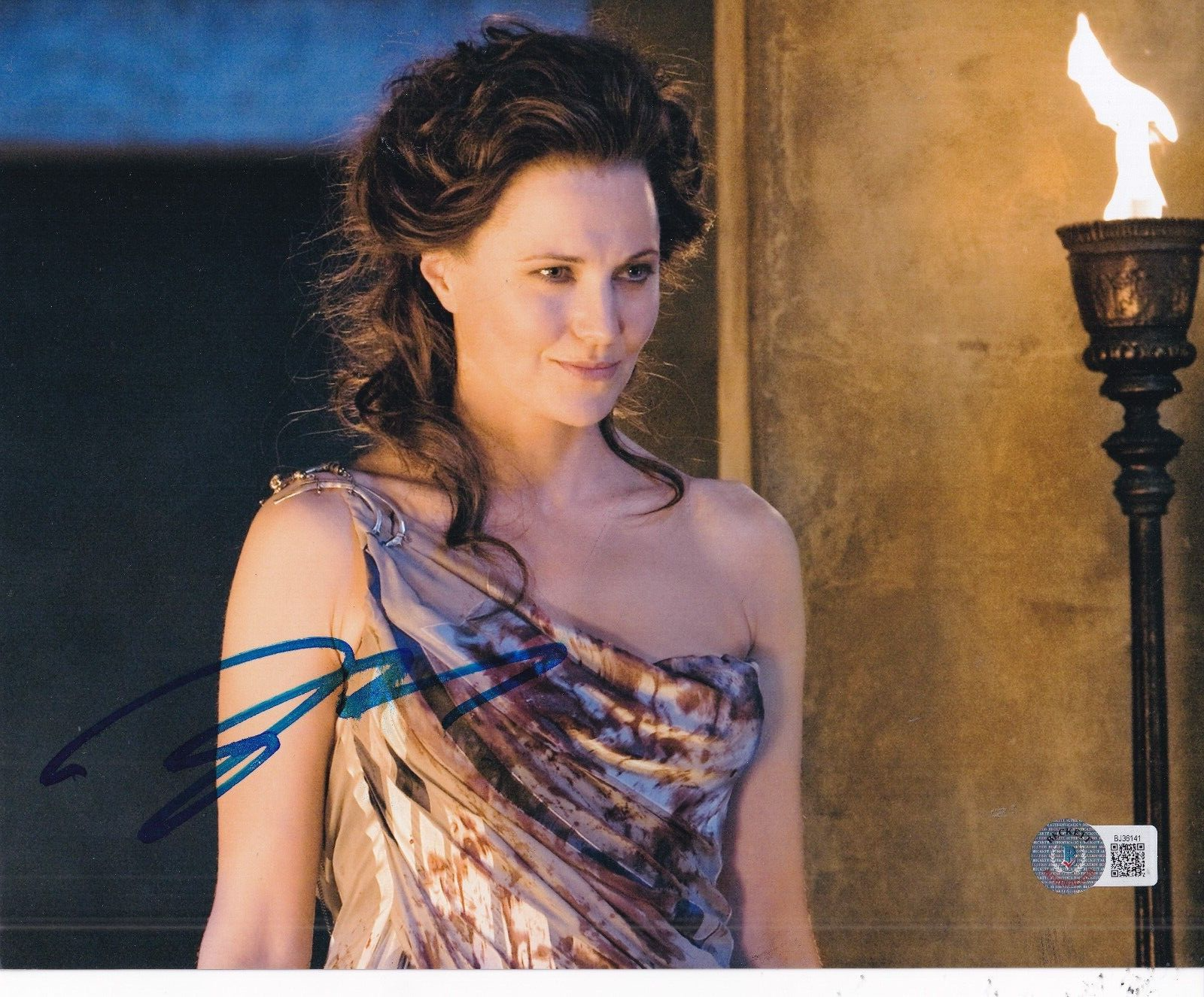 LUCY LAWLESS signed (SPARTACUS) Lucretia 8X10 photo BECKETT BAS BJ36141