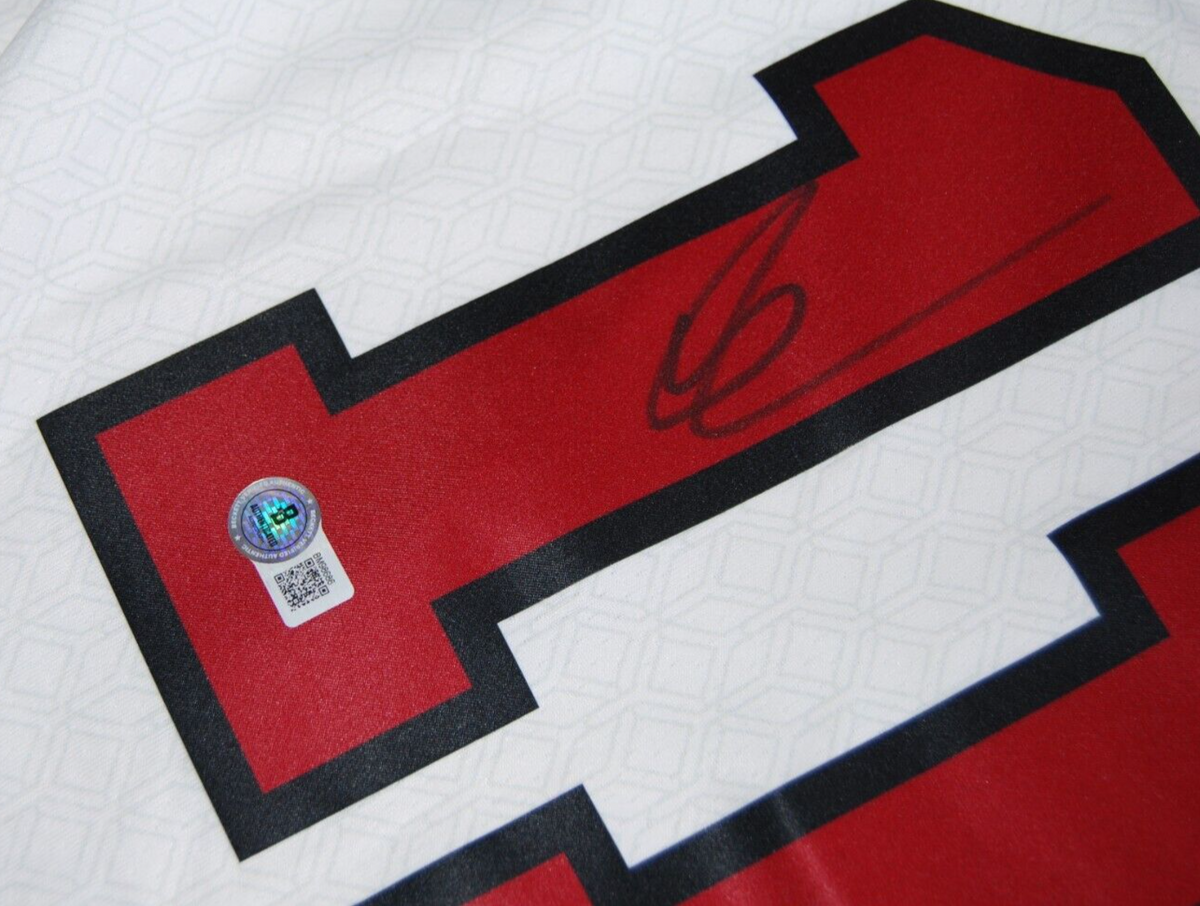 DEMAR DEROZAN signed (CHICAGO BULLS) 2023 City Edition jersey BECKETT BM98686