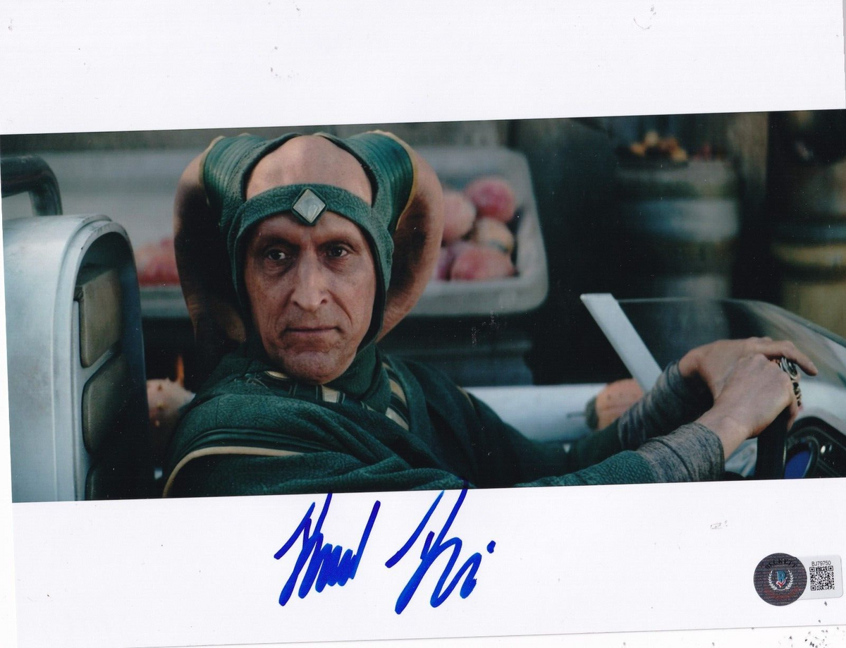 DAVID PASQUESI signed (THE BOOK OF BOBA FETT) The Majordomo 8X10 BECKETT BJ79750