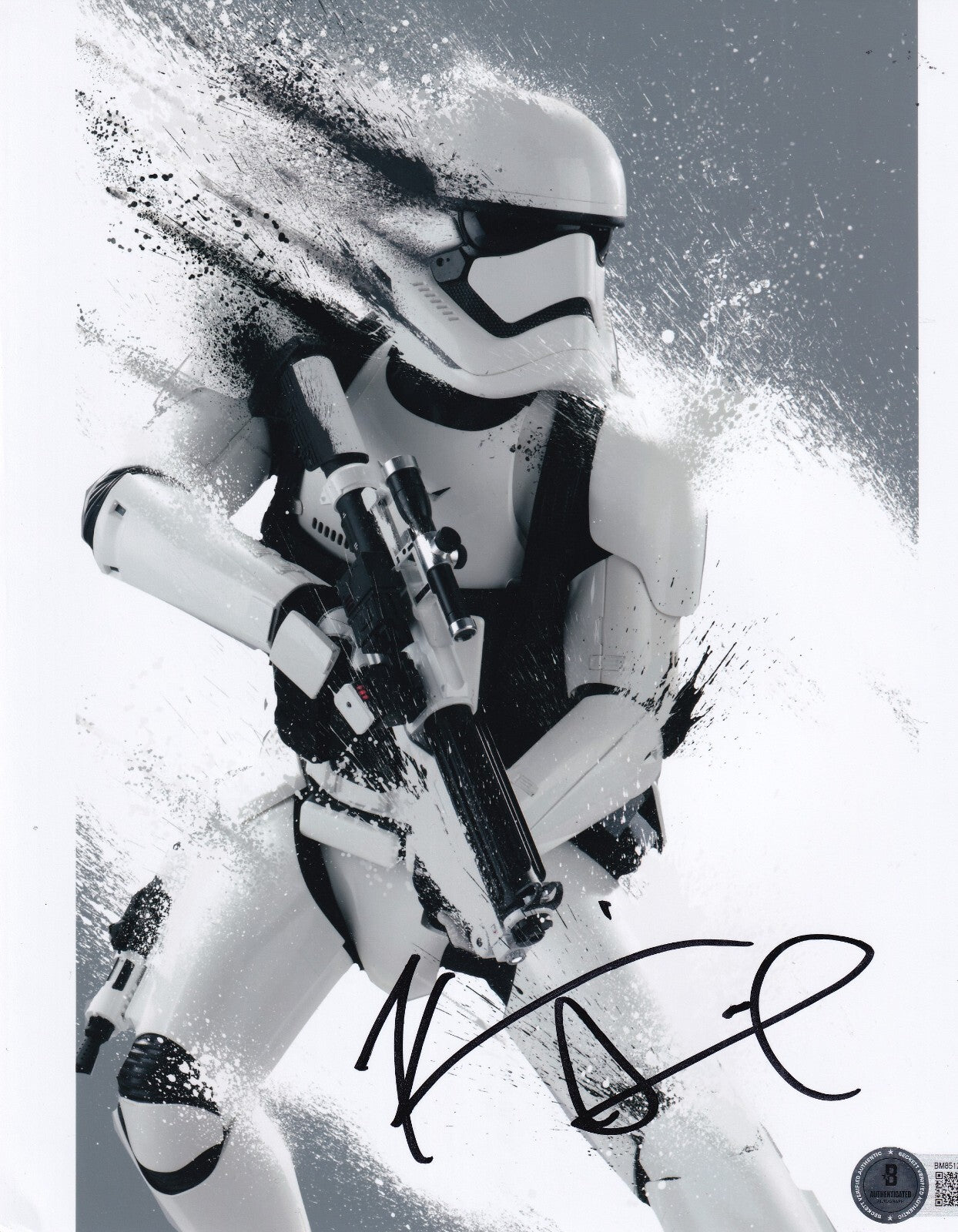 KEVIN SMITH signed (STAR WARS) Stormtrooper 8X10 photo BECKETT BAS BM85127