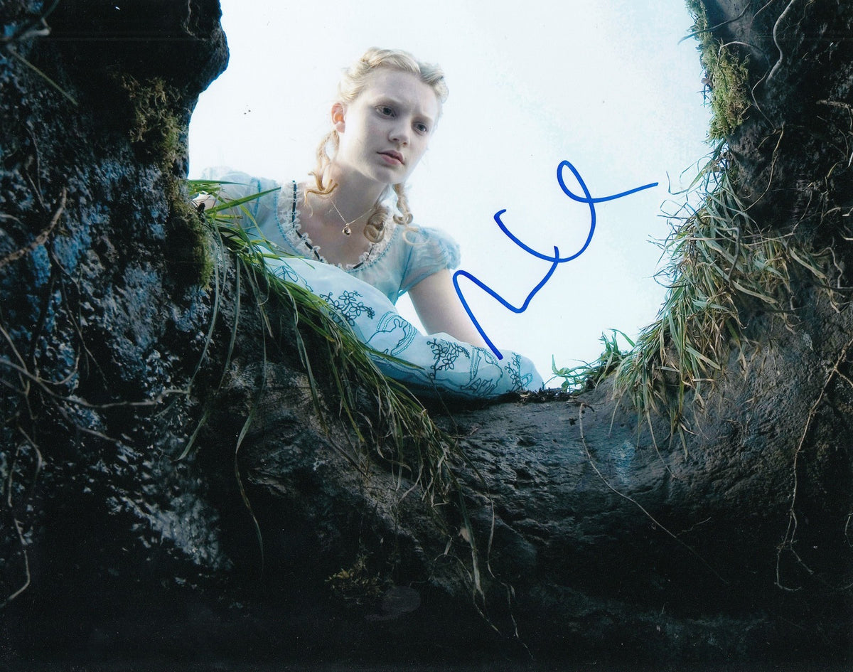 MIA WASIKOWSKA signed (ALICE IN WONDERLAND) 8X10 photo W/COA ALICE KINGSLEIGH #3