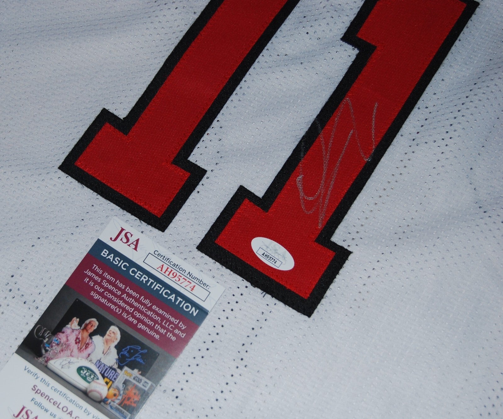 DEMAR DEROZAN signed (CHICAGO BULLS) White custom Basketball jersey JSA AH95774