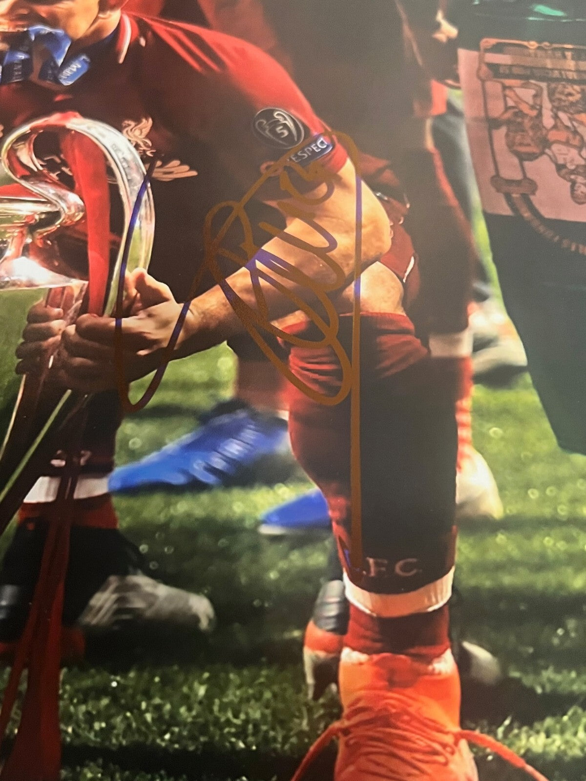 XHERDAN SHAQIRI signed (LIVERPOOL Switzerland Soccer 11X14 photo BECKETT AC93453