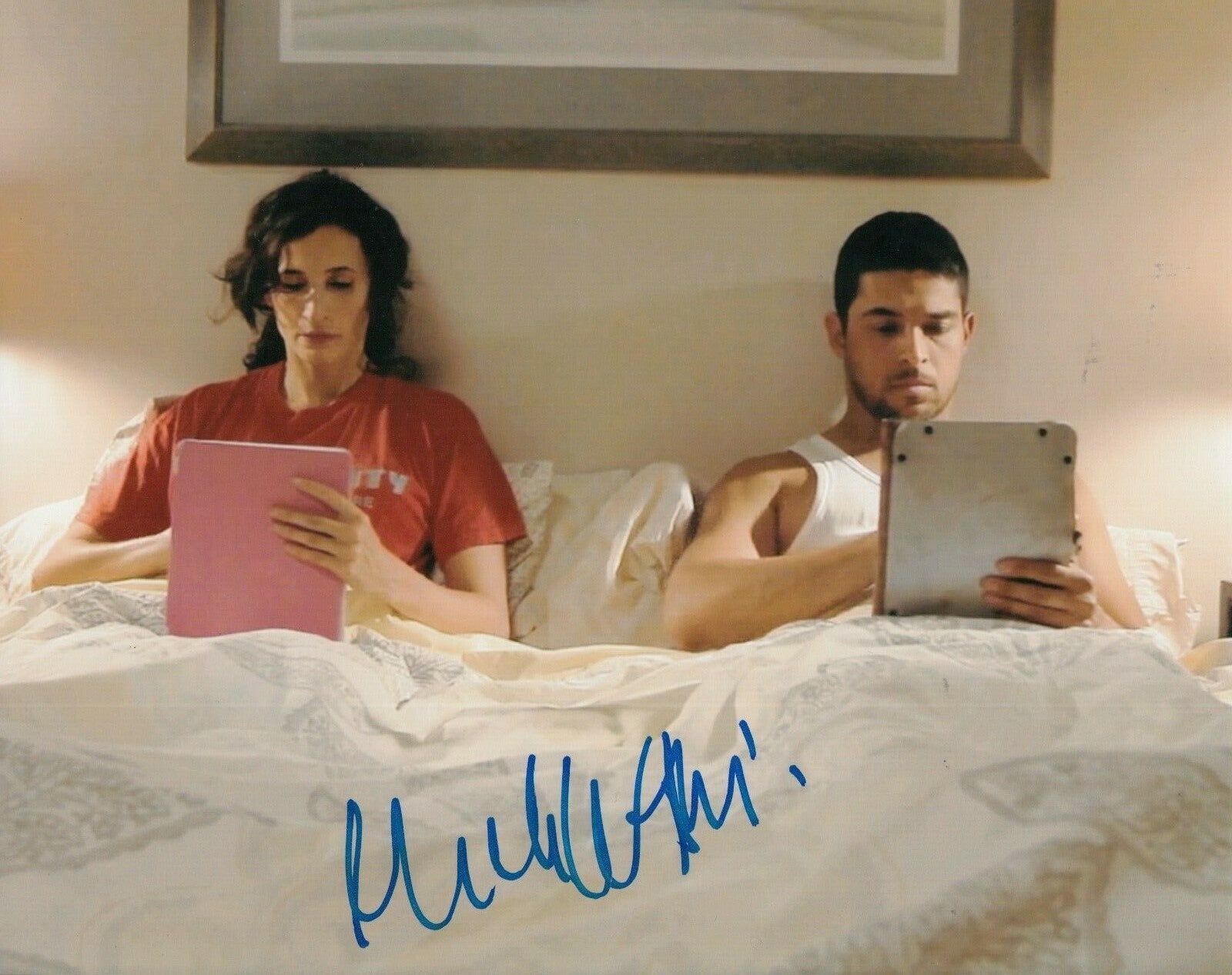 MICHAELA WATKINS signed (THE BACK UP PLAN) Movie 8X10 *Mona* photo W/COA #5