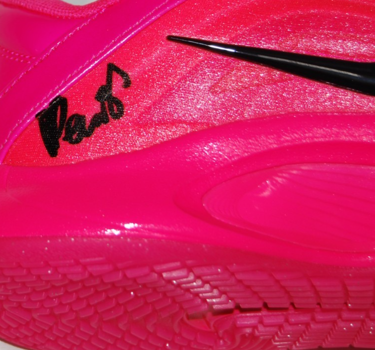 PAIGE BUECKERS signed (NIKE) Pink Shoe DALLAS WINGS WNBA BECKETT BY085975